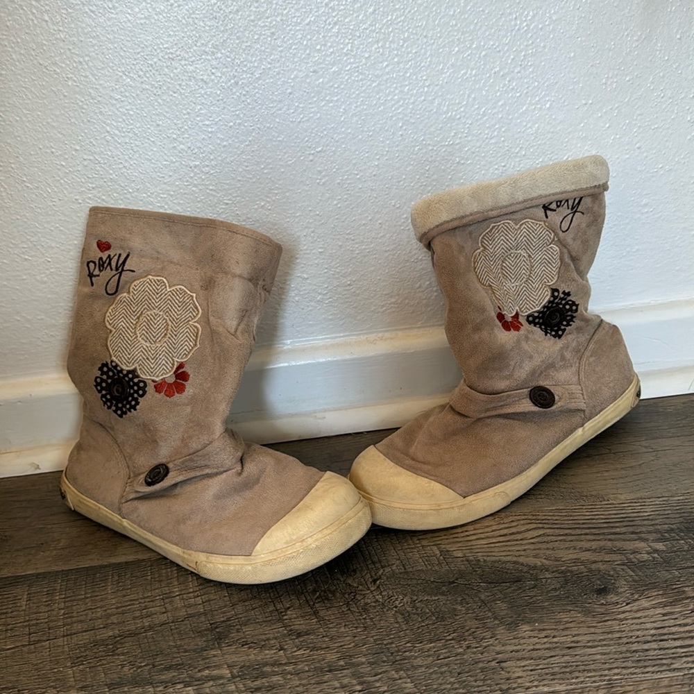Super cute slouchy roxy boots woman’s size 8